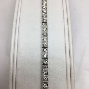 platinum round diamonds bracelet